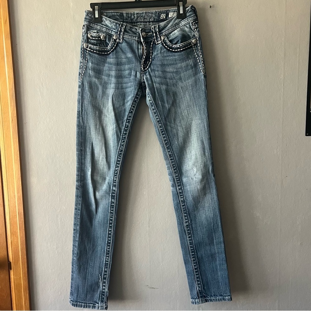 Miss Me Medium Wash Skinny Jeans Size 27